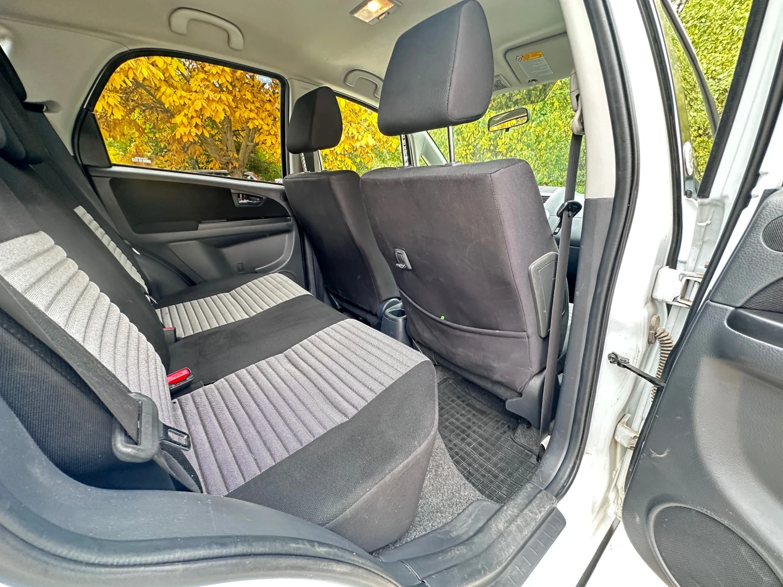 Suzuki SX4 Bari Edition 4x4, снимка 9 - Автомобили и джипове - 56451412