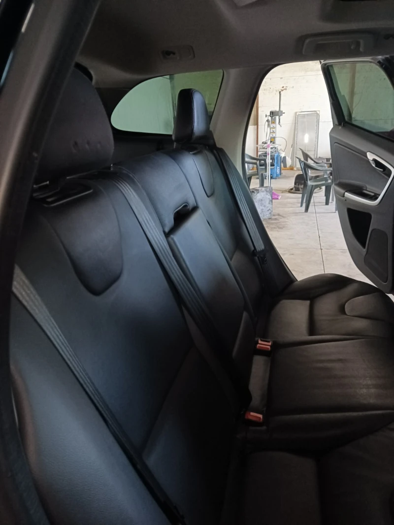 Volvo XC60 Премиум, снимка 7 - Автомобили и джипове - 52473285