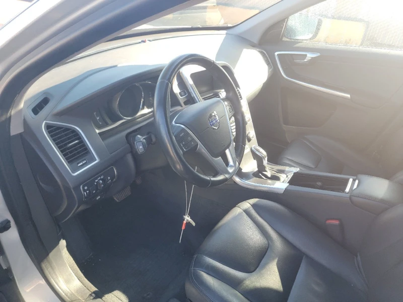 Volvo XC60 Премиум, снимка 5 - Автомобили и джипове - 52473285