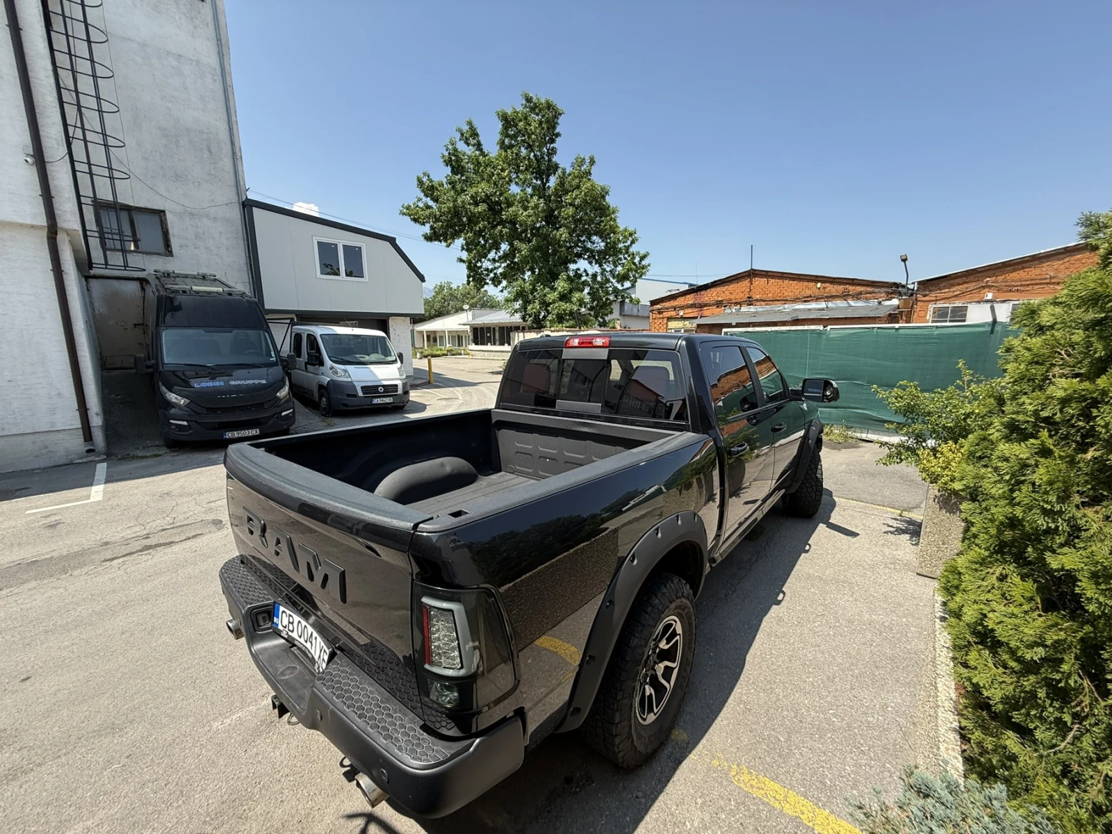 Dodge RAM 1500 REBEL 4X4 СПОРТНИ АУСПУСИ МУЗИКА ТОП - изображение 6