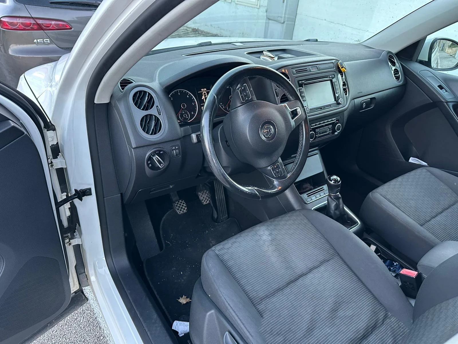 VW Tiguan 2.0 TDI 110CV Business Sport e Style BlueMotion Te | Mobile.bg   9