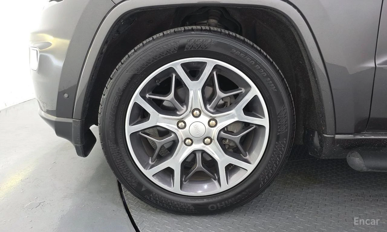 Jeep Grand cherokee 3.6* V6* 8ZF* OVERLAND* ДИСТРОНИК* ОБДУХВАНЕ* КАМЕ, снимка 5 - Автомобили и джипове - 55920773