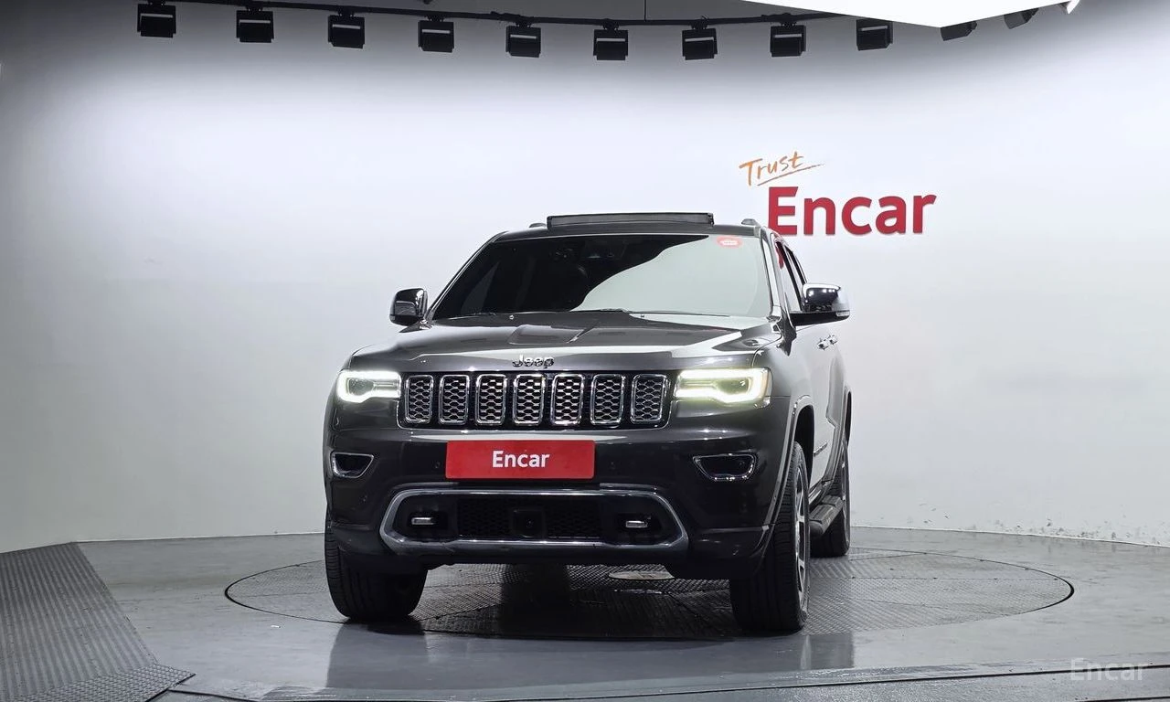 Jeep Grand cherokee 3.6* V6* 8ZF* OVERLAND* ДИСТРОНИК* ОБДУХВАНЕ* КАМЕ, снимка 3 - Автомобили и джипове - 55920773