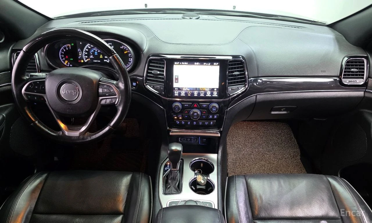 Jeep Grand cherokee 3.6* V6* 8ZF* OVERLAND* ДИСТРОНИК* ОБДУХВАНЕ* КАМЕ, снимка 7 - Автомобили и джипове - 55920773