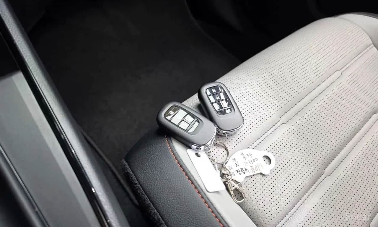 Honda Cr-v * 2.0 Hybrid Touring 4WD * Бял Салон * , снимка 15 - Автомобили и джипове - 56196182