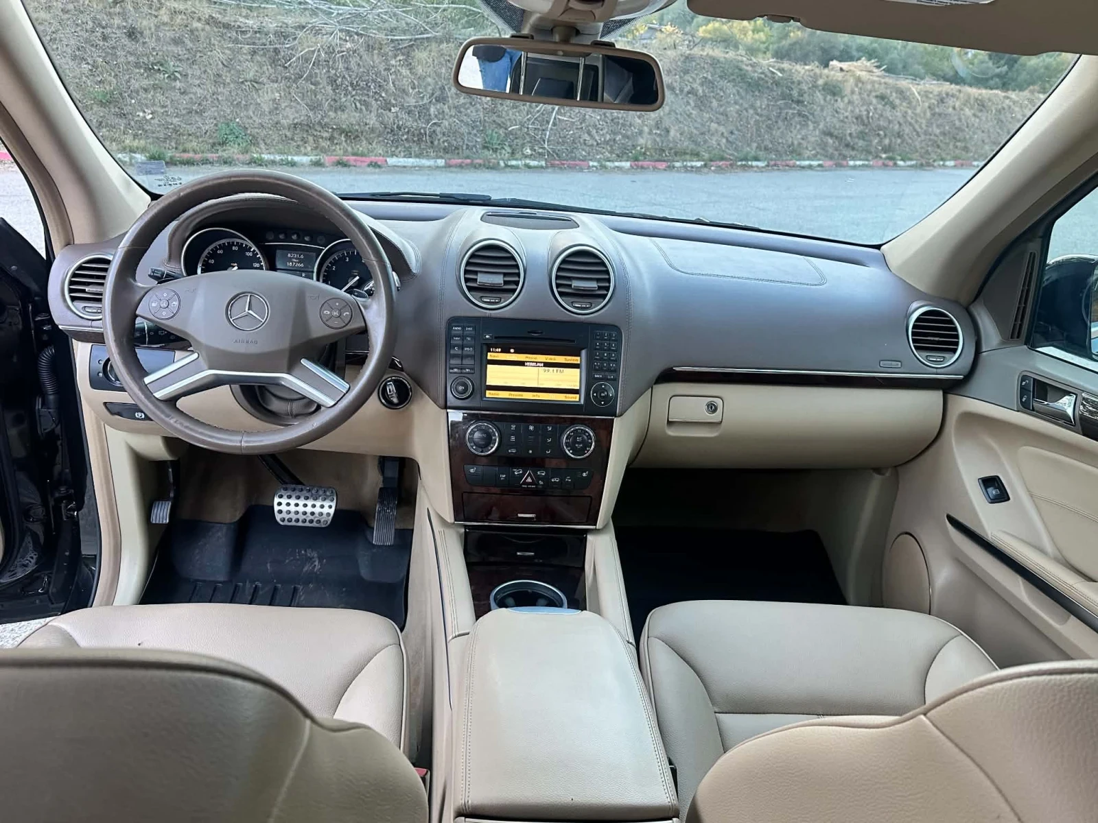 Mercedes-Benz GL 450 4.7 Face Обслужен!, снимка 17 - Автомобили и джипове - 56219081