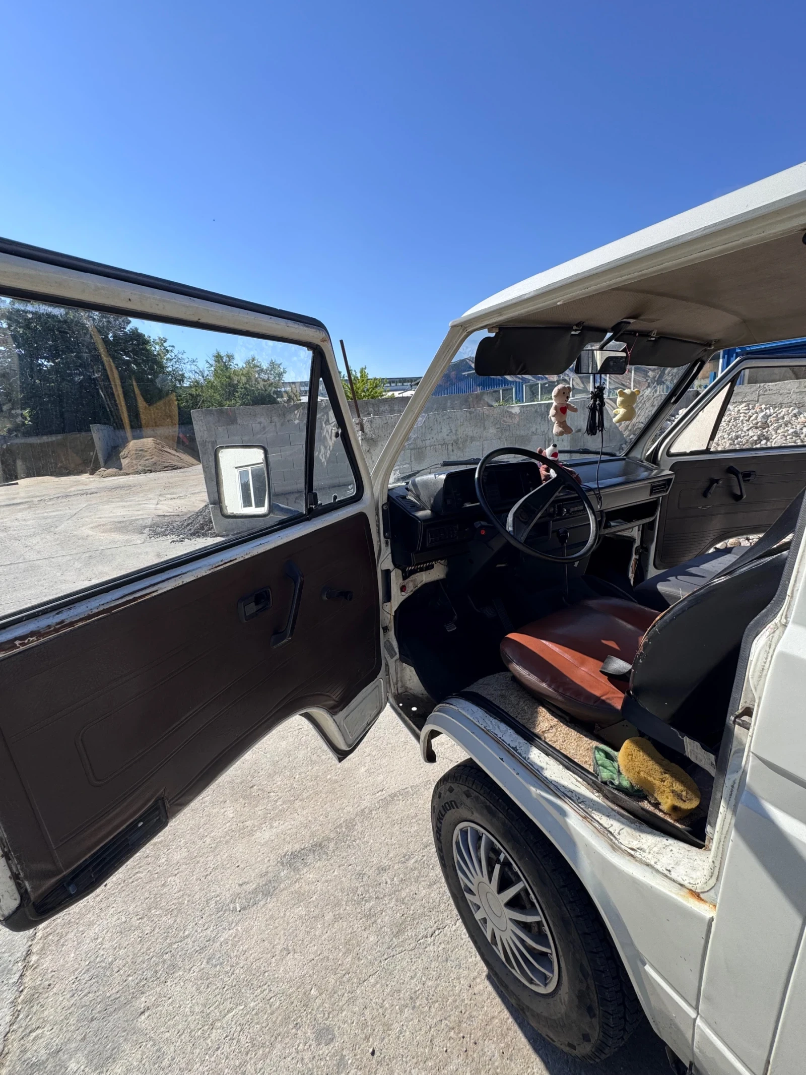 VW Transporter 1.9 9-местен, снимка 10 - Бусове и автобуси - 54816673