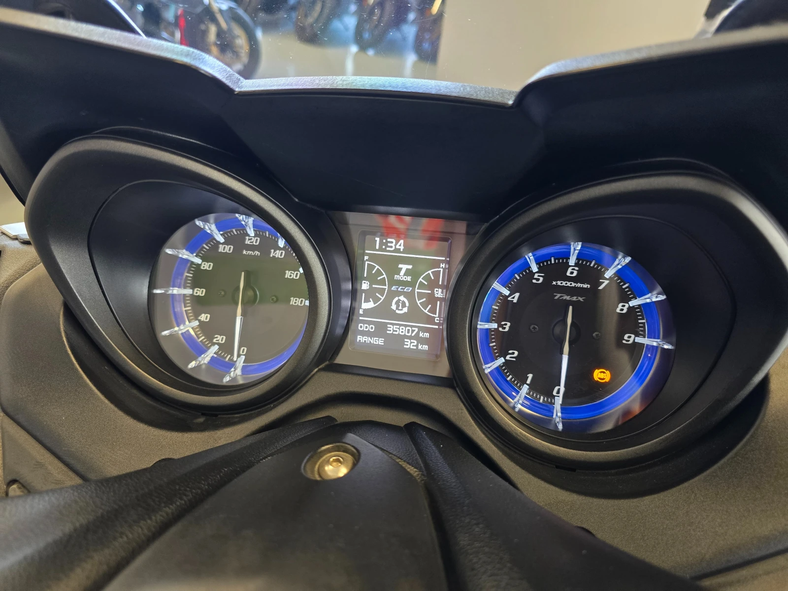 Yamaha T-max 560, ABS-TCS, 2021г., снимка 12 - Мотоциклети и мототехника - 53767170