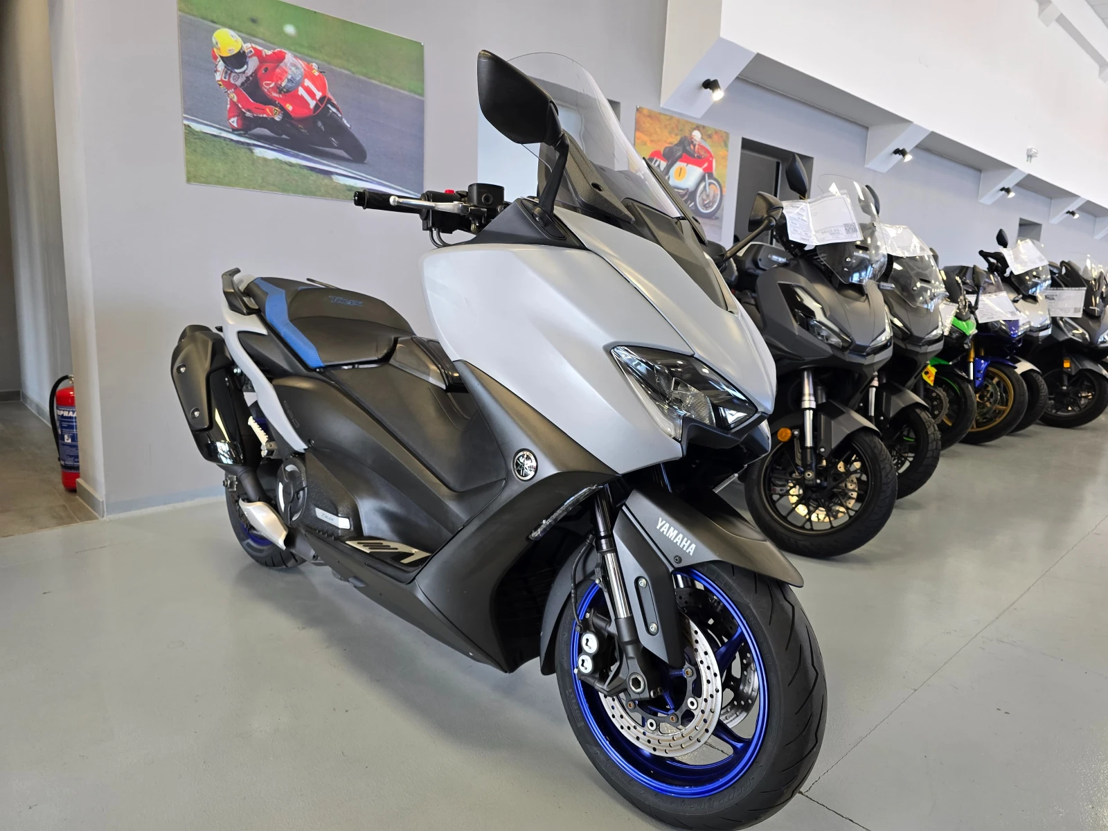 Yamaha T-max 560, ABS-TCS, 2021г., снимка 2 - Мотоциклети и мототехника - 53767170