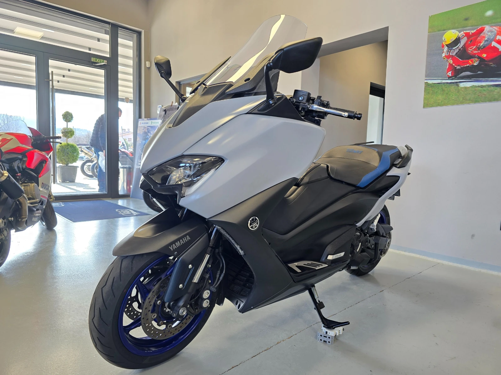 Yamaha T-max 560, ABS-TCS, 2021г., снимка 7 - Мотоциклети и мототехника - 53767170