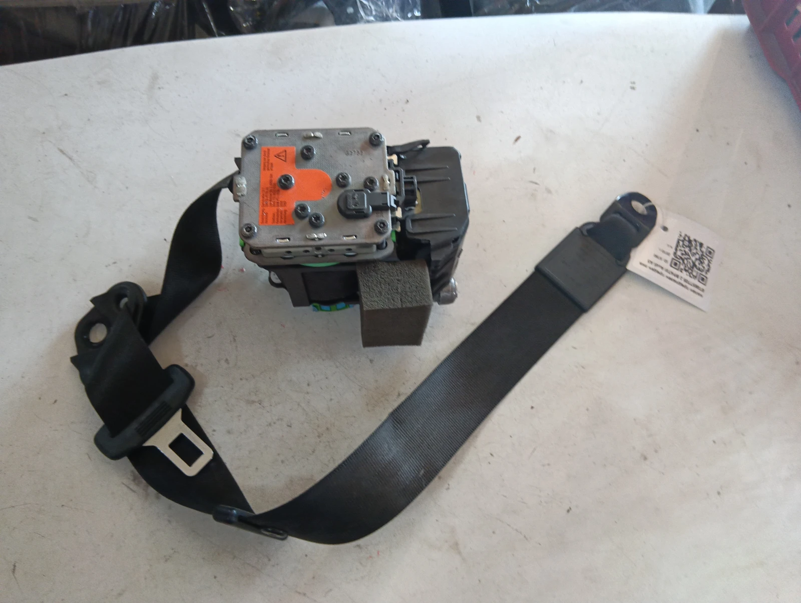 колан предпазен преден ляв 8T0857705 2 ВРАТИ Audi A5