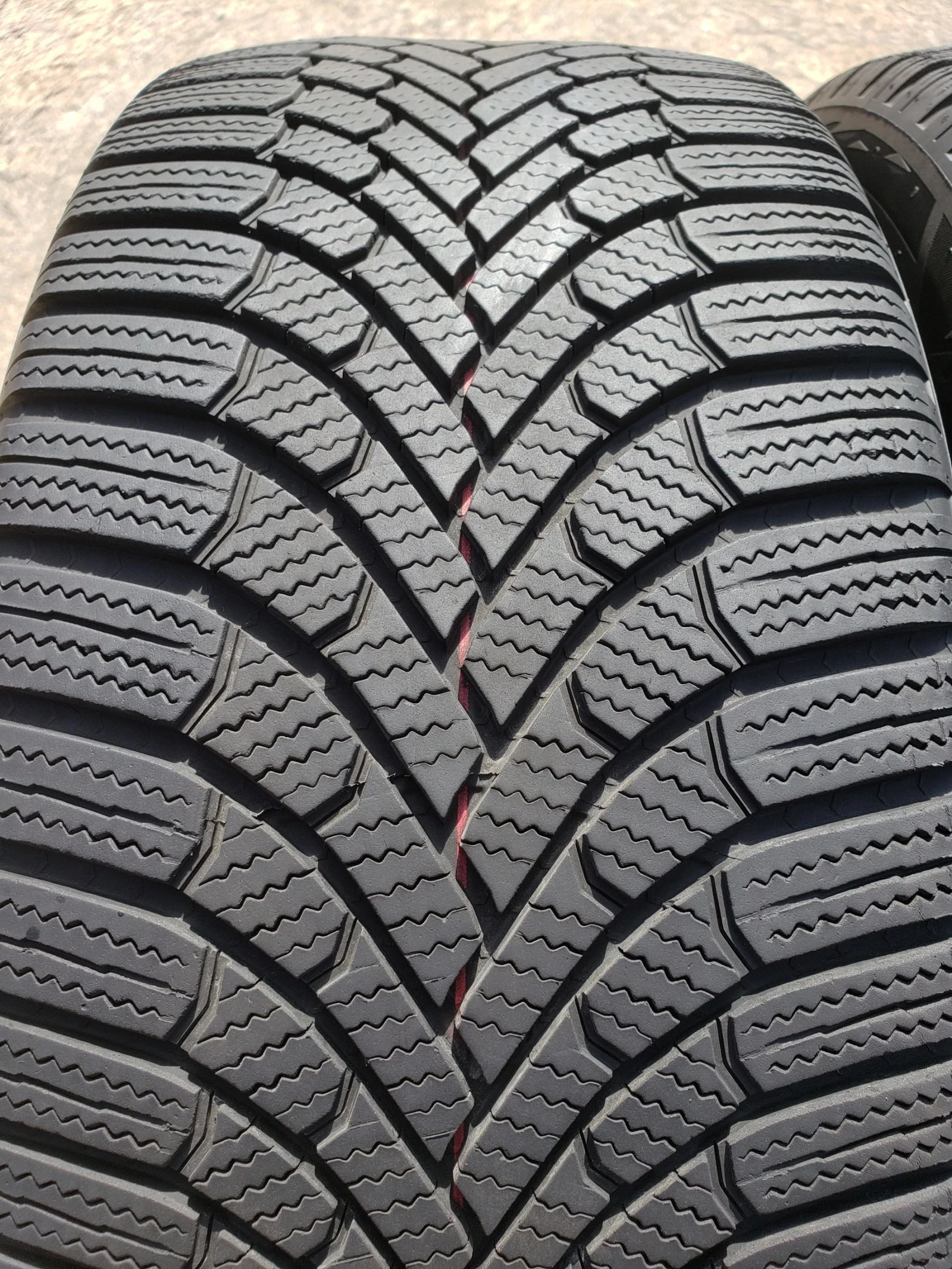 Гуми Зимни 225/45R18