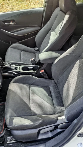 Toyota Corolla 1.8 хибрид, снимка 7