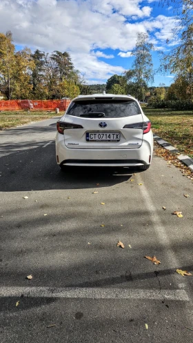 Toyota Corolla 1.8 хибрид, снимка 8