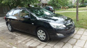 Opel Astra 1.7 CDTi 110 к.с., снимка 4 - Автомобили и джипове - 45683779