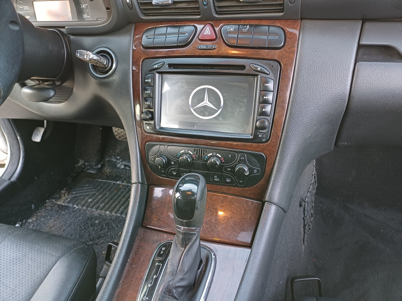 Mercedes-Benz C 240 2,4 i V6, снимка 11 - Автомобили и джипове - 45985377