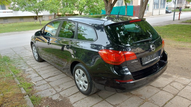 Opel Astra 1.7 CDTi 110 к.с., снимка 8 - Автомобили и джипове - 46118650