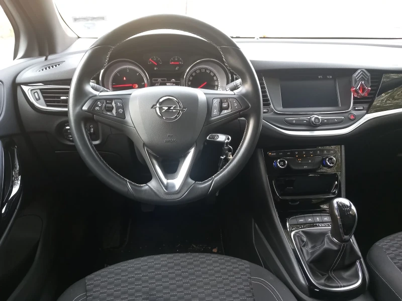 Opel Astra, снимка 9 - Автомобили и джипове - 48001947