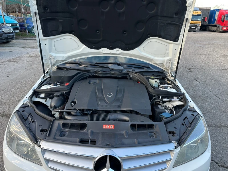 Mercedes-Benz C 220 2.2 CDI, снимка 15 - Автомобили и джипове - 48679879