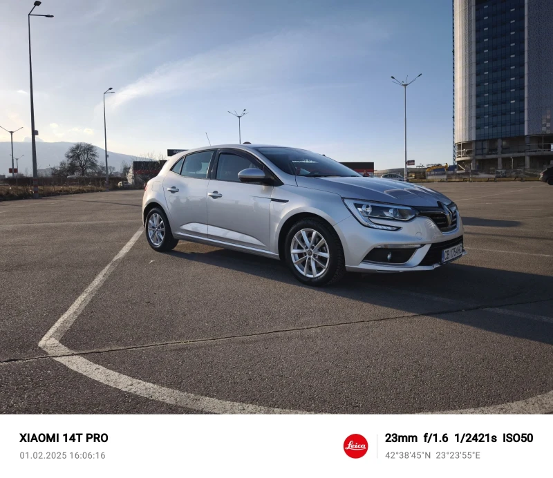 Renault Megane 1.3 TCE, снимка 3 - Автомобили и джипове - 48926384