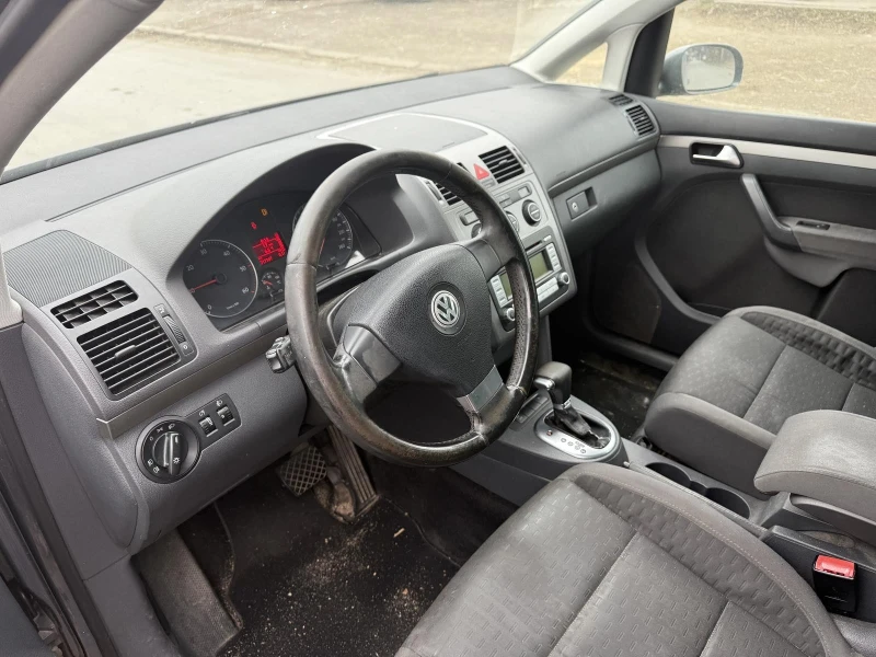 VW Touran 2, 000 TDI EURO4, снимка 7 - Автомобили и джипове - 49137932