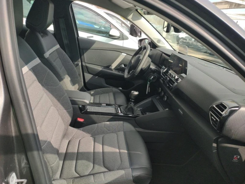 Citroen C4 1.2 Feel Бензин | Ръчни | 131 hp, снимка 10 - Автомобили и джипове - 52746874