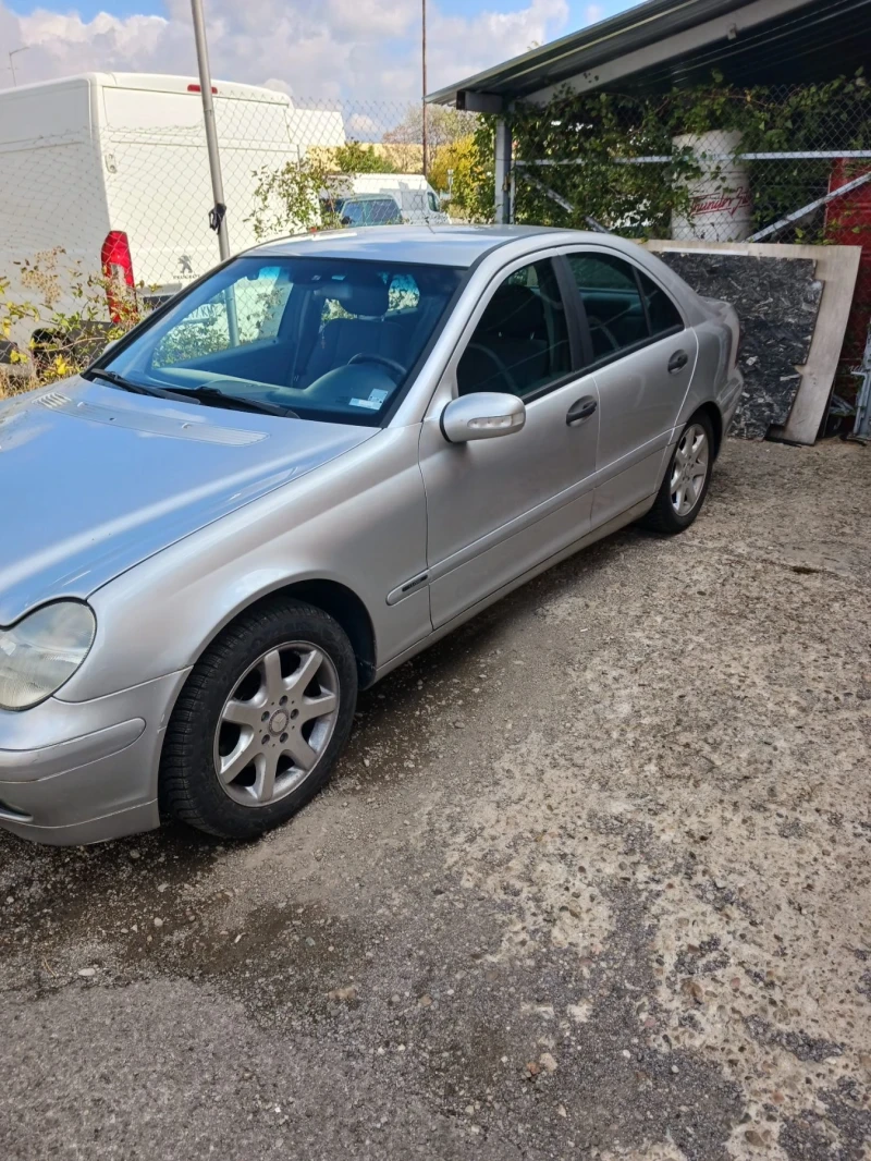 Mercedes-Benz C 220, снимка 2 - Автомобили и джипове - 52554852
