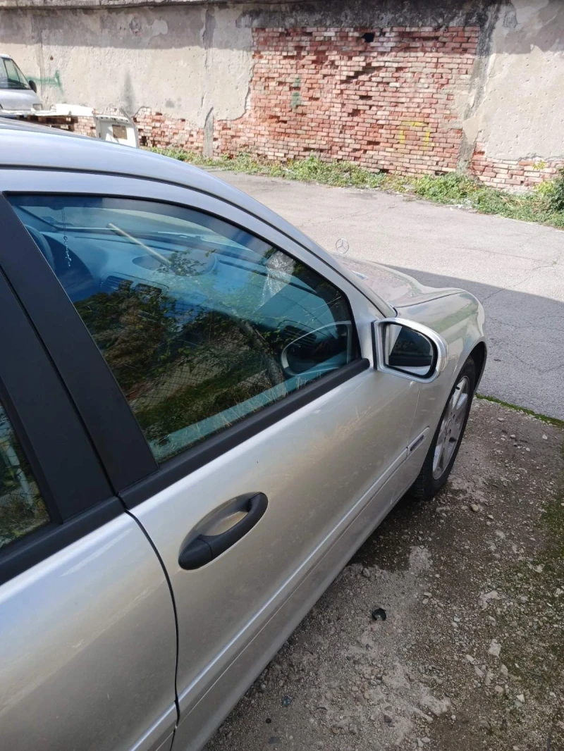 Mercedes-Benz C 220, снимка 4 - Автомобили и джипове - 52554852