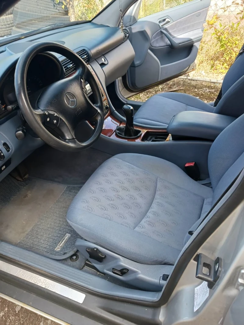 Mercedes-Benz C 220, снимка 14 - Автомобили и джипове - 52554852