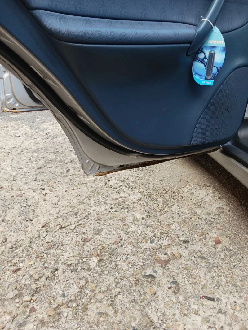 Mercedes-Benz C 220, снимка 9 - Автомобили и джипове - 52554852