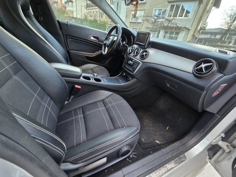 Mercedes-Benz CLA 180, снимка 7 - Автомобили и джипове - 53052276