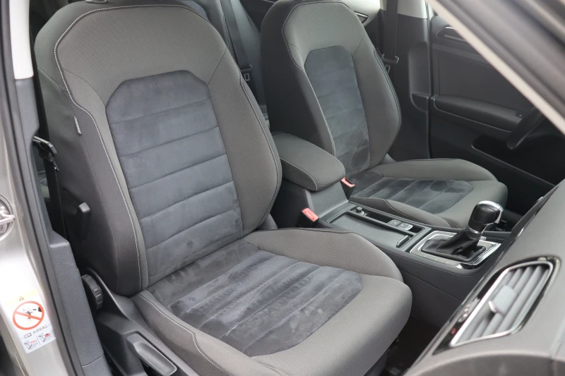 VW Golf 1.6TDI* DSG* 154000KM* TOP* , снимка 16 - Автомобили и джипове - 53105840