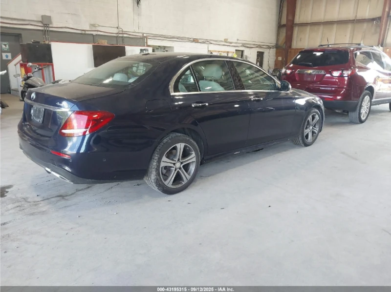 Mercedes-Benz E 300 4MATIC* ПОДГРЕВ* BURMESTER* 360* PANO, снимка 5 - Автомобили и джипове - 53296445