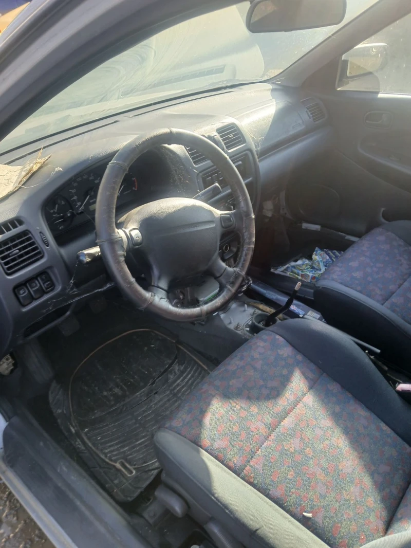 Mazda 323 S, снимка 4 - Автомобили и джипове - 53411101