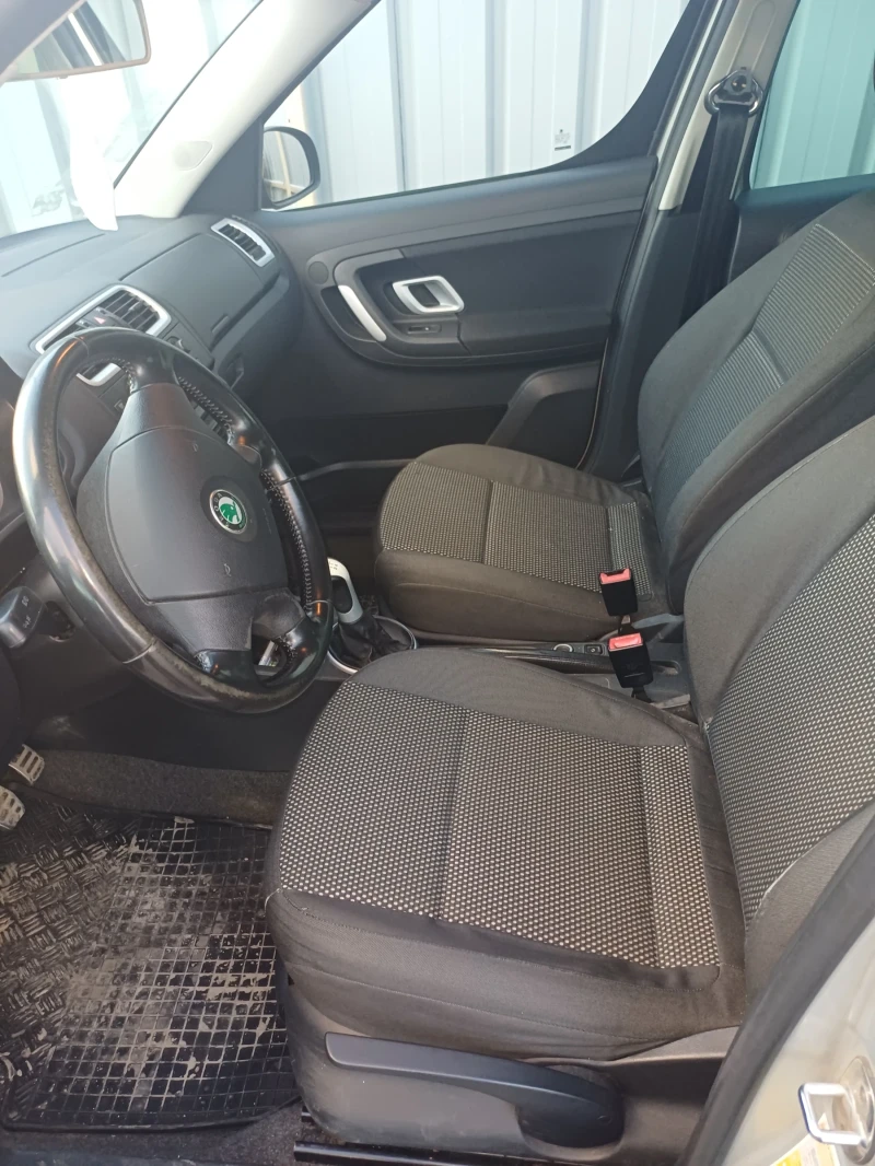 Skoda Roomster 1.9tdi skout, снимка 6 - Автомобили и джипове - 53446633