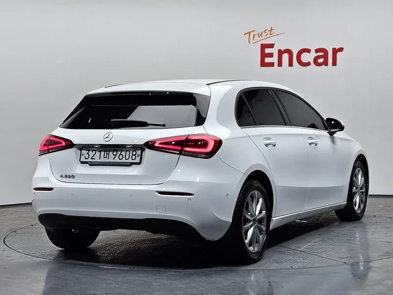 Mercedes-Benz 220 Hatchback | Mobile.bg � ����������� 2