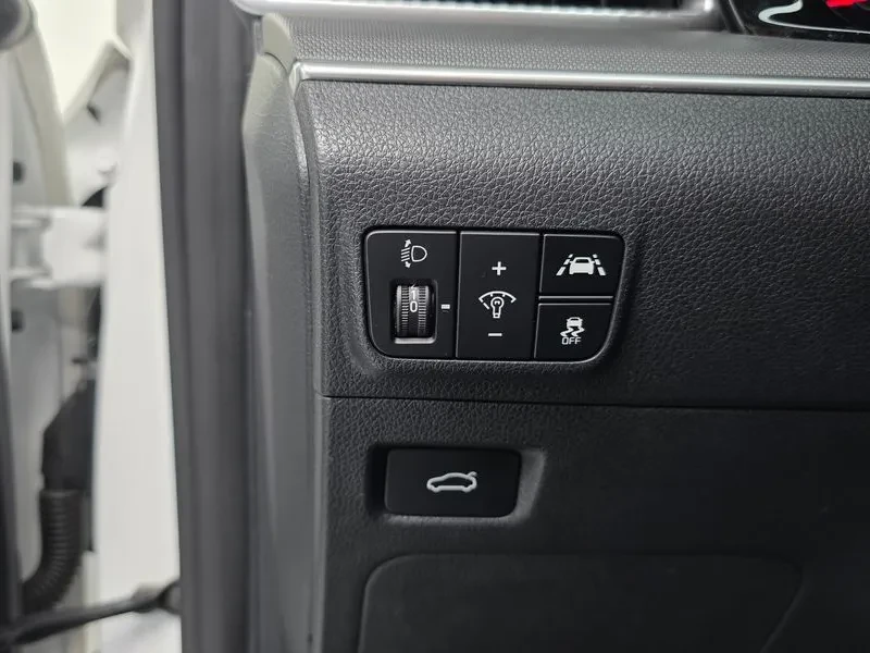 Kia K5 2.0 Prestige, снимка 13 - Автомобили и джипове - 55739154