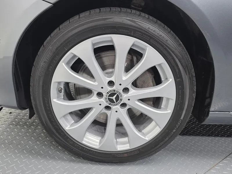 Mercedes-Benz E 300 4MATIC - САМО 30% АВАНС, снимка 5 - Автомобили и джипове - 56266479
