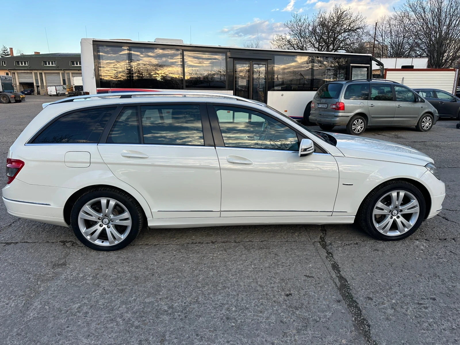 Mercedes-Benz C 220 2.2 CDI - изображение 4