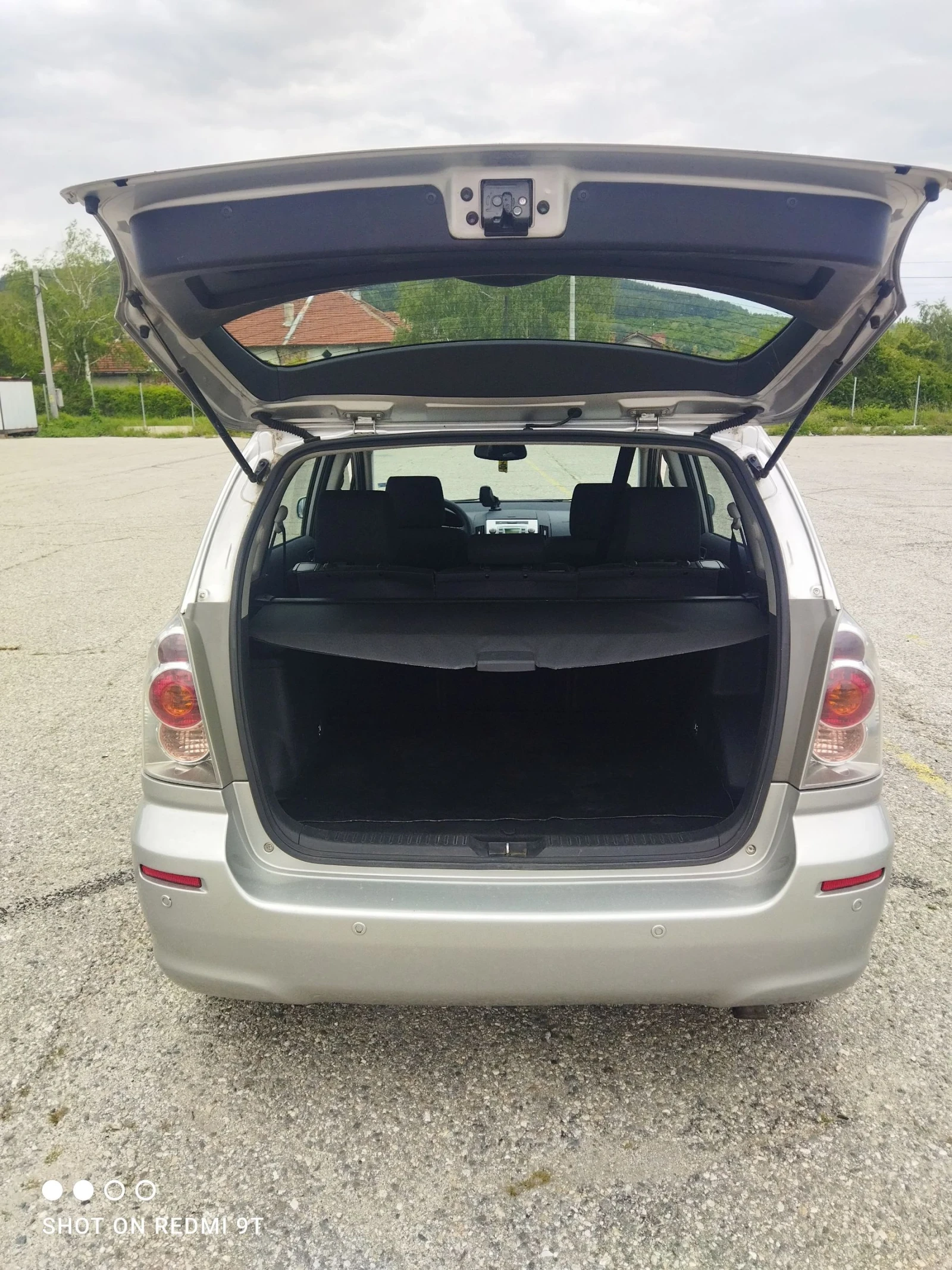 Toyota Corolla verso  - изображение 9
