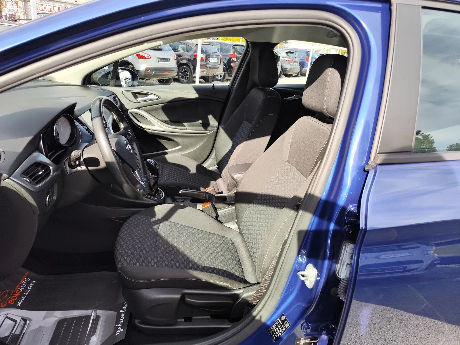 Opel Astra 1.2TURBO* LED* NAVI* EURO6* 103000km* ПОДГРЕВ - изображение 6