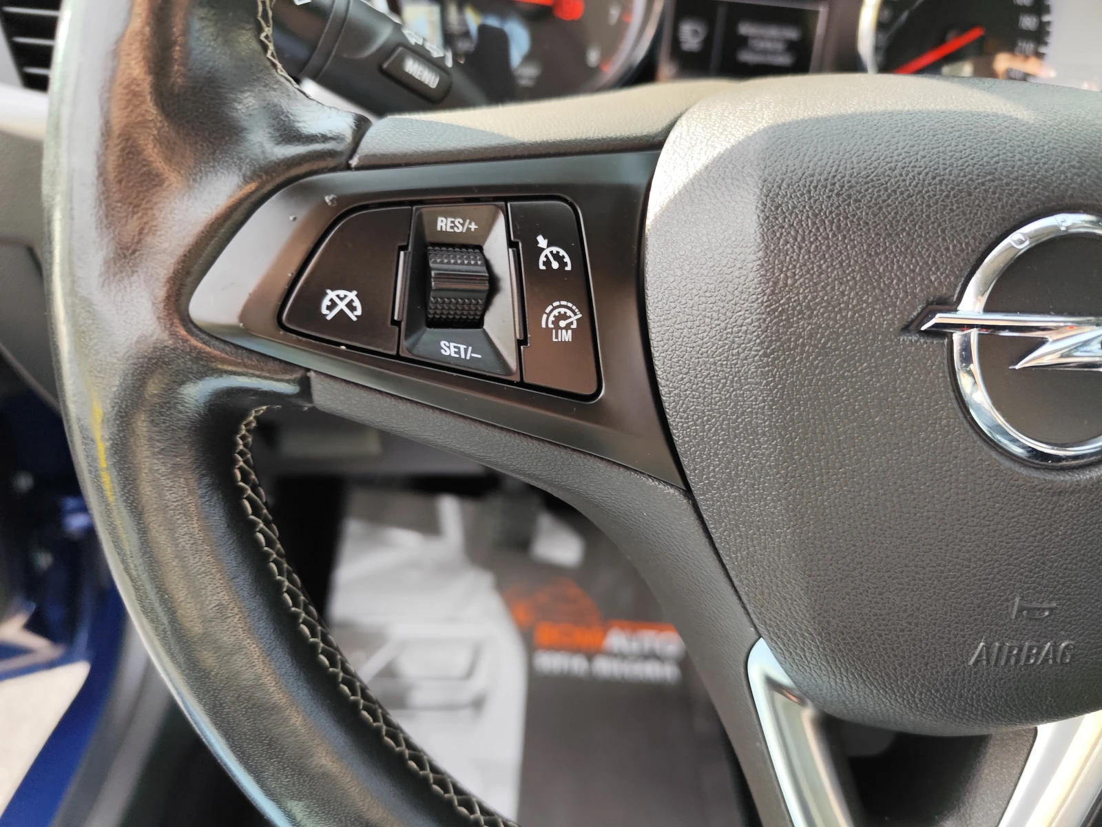 Opel Astra 1.2TURBO* LED* NAVI* EURO6* 103000km* ПОДГРЕВ - изображение 8