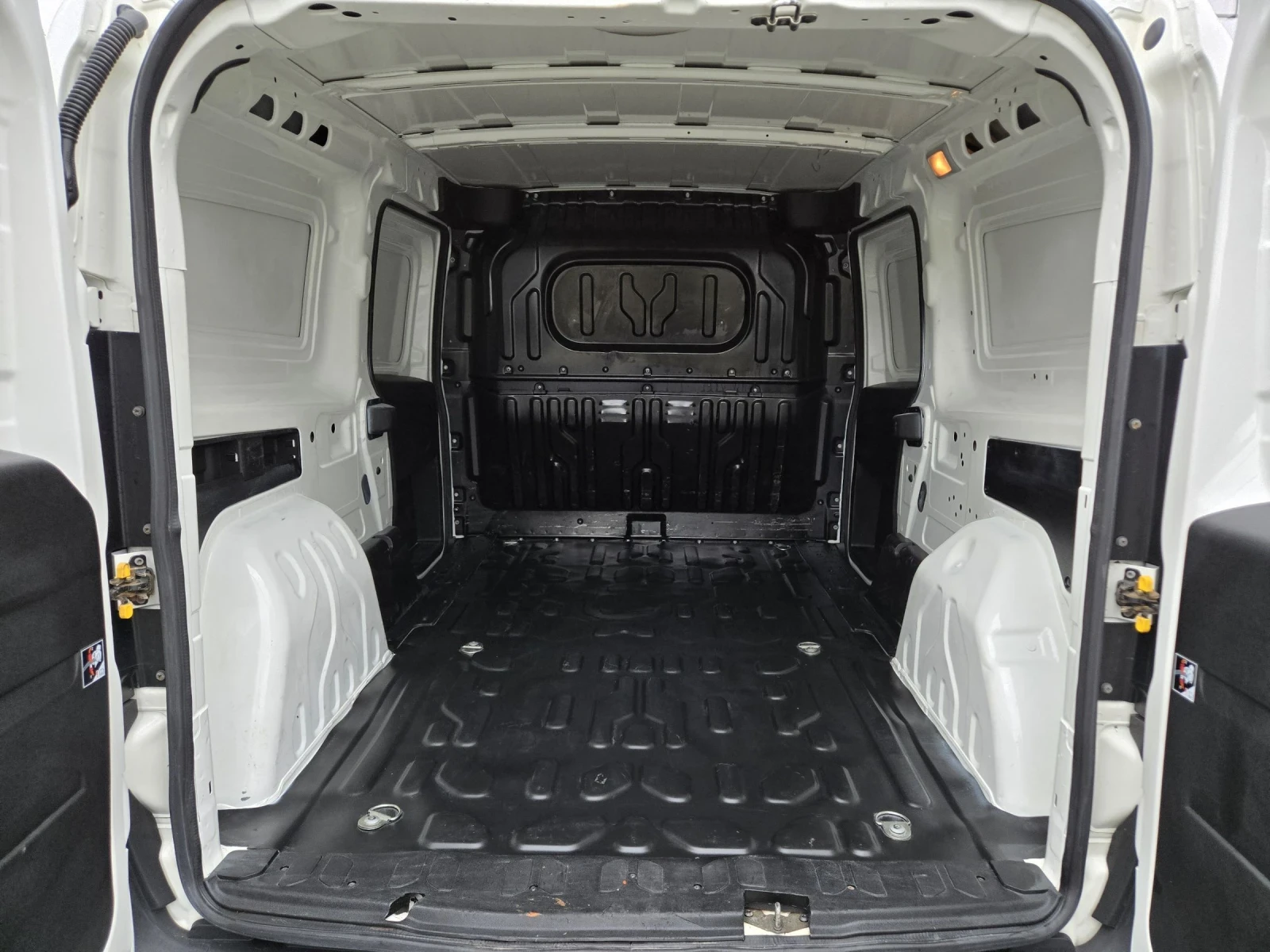 Opel Combo 1.6CDTI-105кс= MAXI= 6СКОРОСТИ= КЛИМАТИК - изображение 10