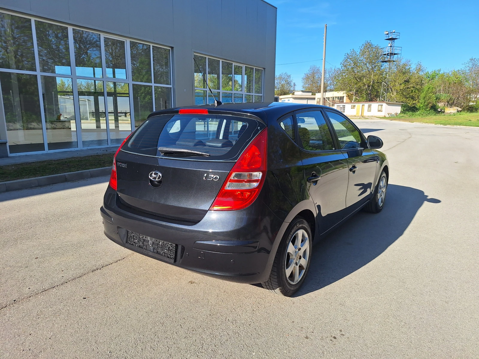 Hyundai I30 i30 CW 1.6 ОТЛИЧНО, снимка 5 - Автомобили и джипове - 54369847