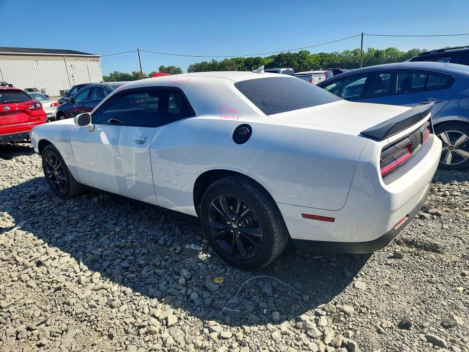 Dodge Challenger, снимка 2 - Автомобили и джипове - 54792679