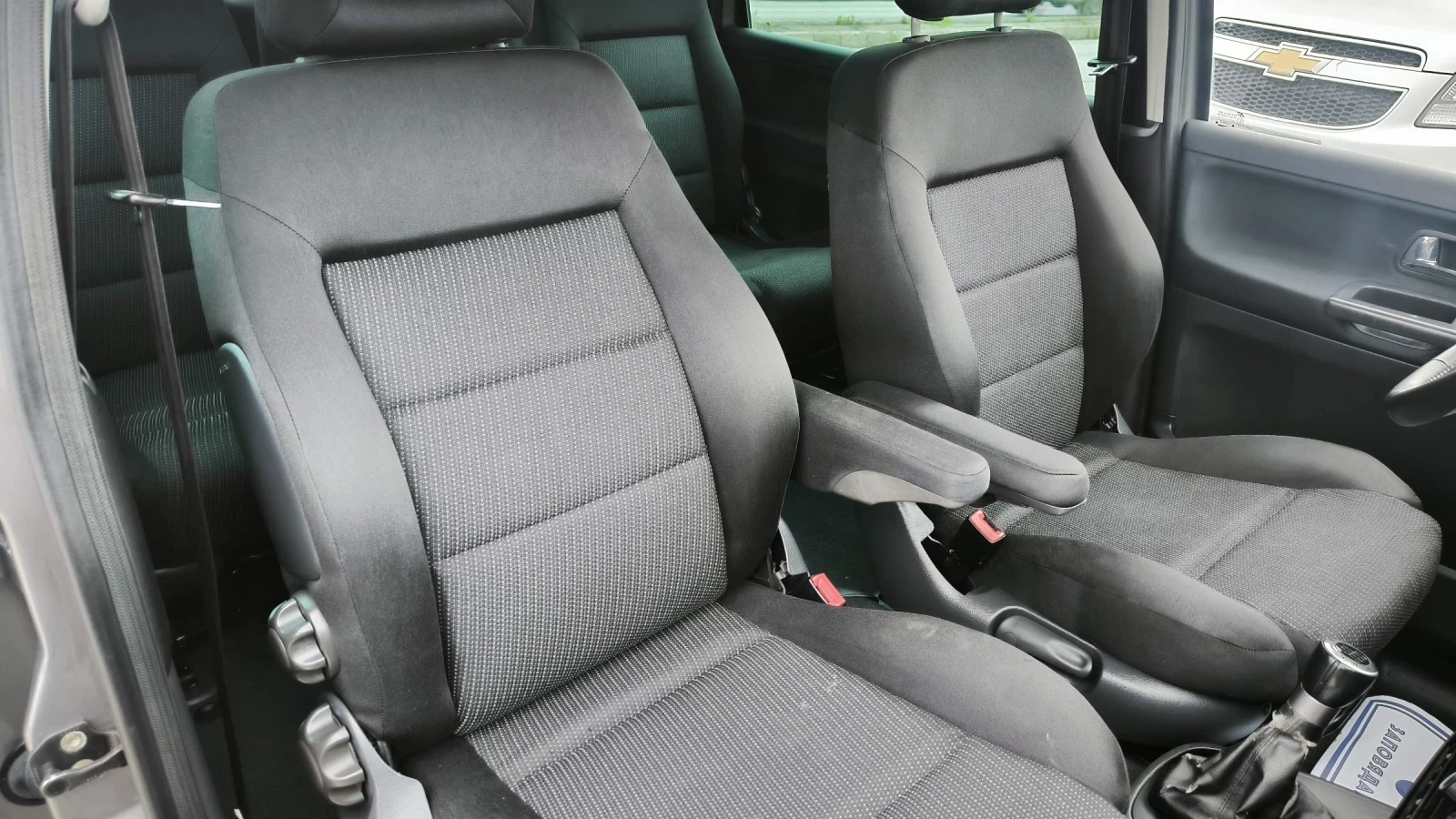 Seat Alhambra 1.9TDi 4x4, снимка 8 - Автомобили и джипове - 54896041