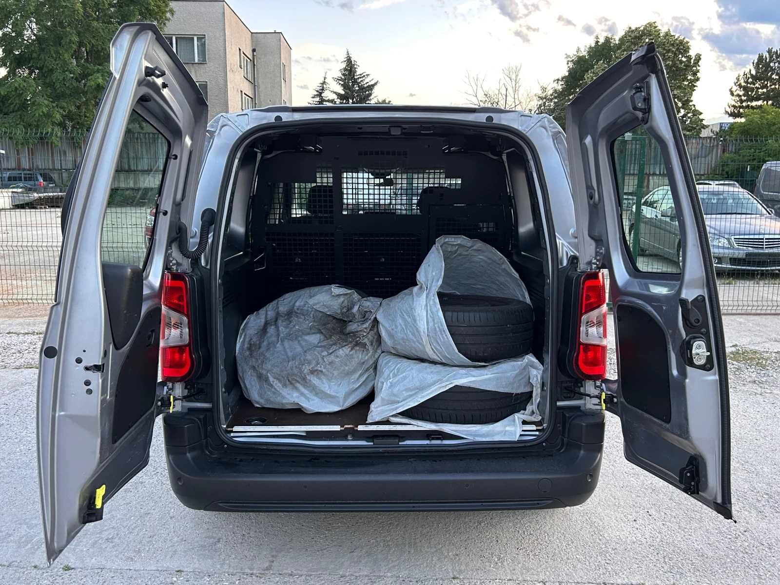 Opel Combo, снимка 12 - Автомобили и джипове - 54921093