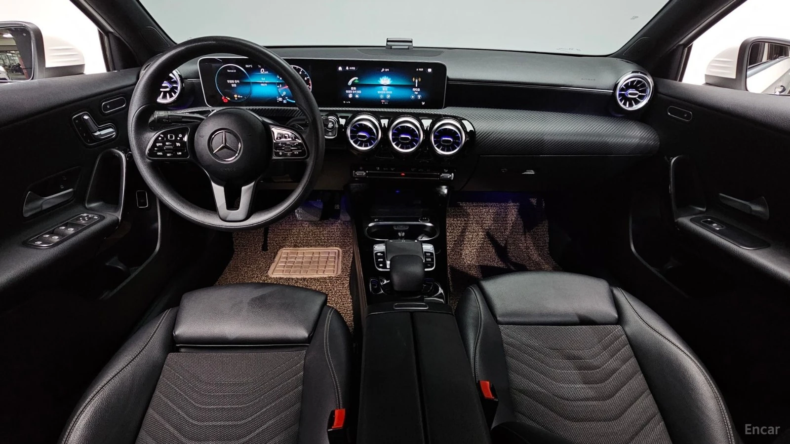Mercedes-Benz A 220 * ПАНО* KEYLESS* Camera* ПОДГРЕВ* , снимка 6 - Автомобили и джипове - 55576846