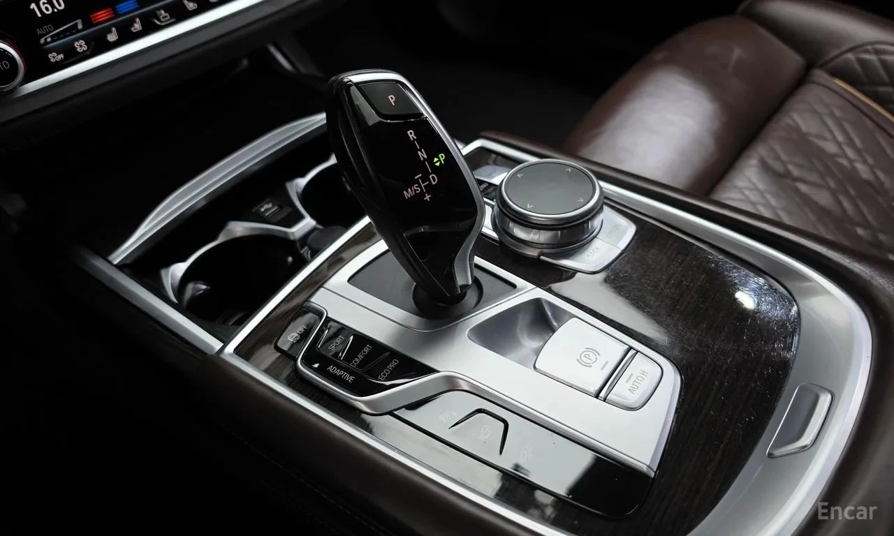 BMW 740 Li xDrive Design Pure Excellence* АВТОКРЕДИТ * , снимка 9 - Автомобили и джипове - 56072677