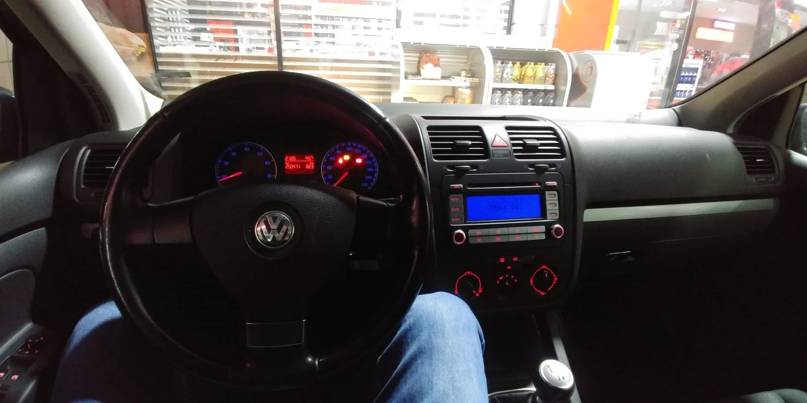 VW Golf, снимка 3 - Автомобили и джипове - 56355604